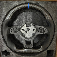 Lade das Bild in den Galerie-Viewer, Carbon Lenkrad mit Alcantara für VW Golf 7 GTD/GTI/R DSG