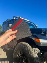 Lade das Bild in den Galerie-Viewer, Alcantara Cardholder Wallet Leder Karten Etui Schwarz/Rot Wildleder Style Vliesstoff